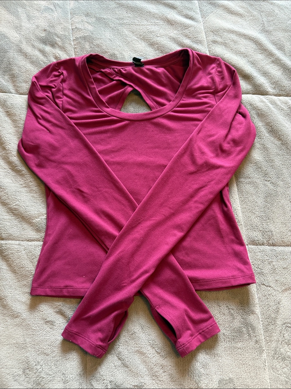 Zobha Fuchsia Long Sleeve Keyhole Tee